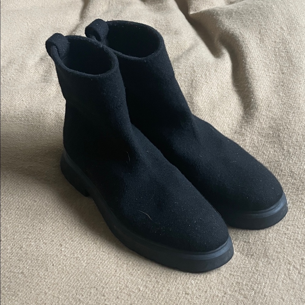 Vivaia Sock Boots